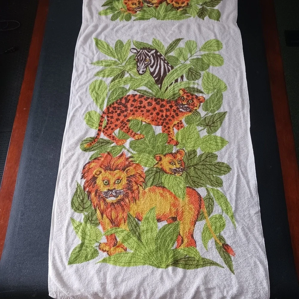 Vintage 1970'S White Beach Towel Cartoon Lion Cheetah Zebra cubs w pocket 50x26